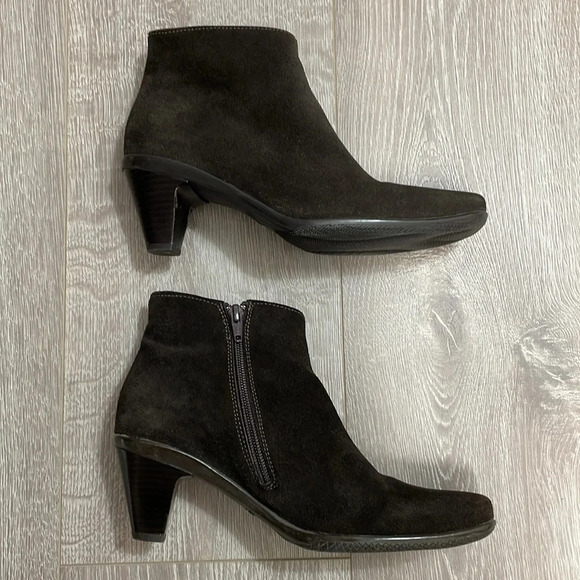 La Canadienne Waterproof Suede Heeled Square Toe Ankle Boots Dark Brown 8M - Picture 12 of 16